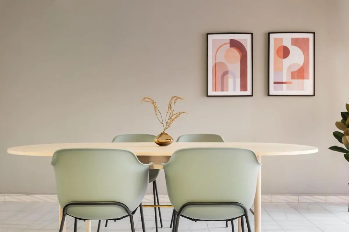 Sagrada Familia Cozy 3 Bedroom With Balcony Barcelona 0*,  Espanha